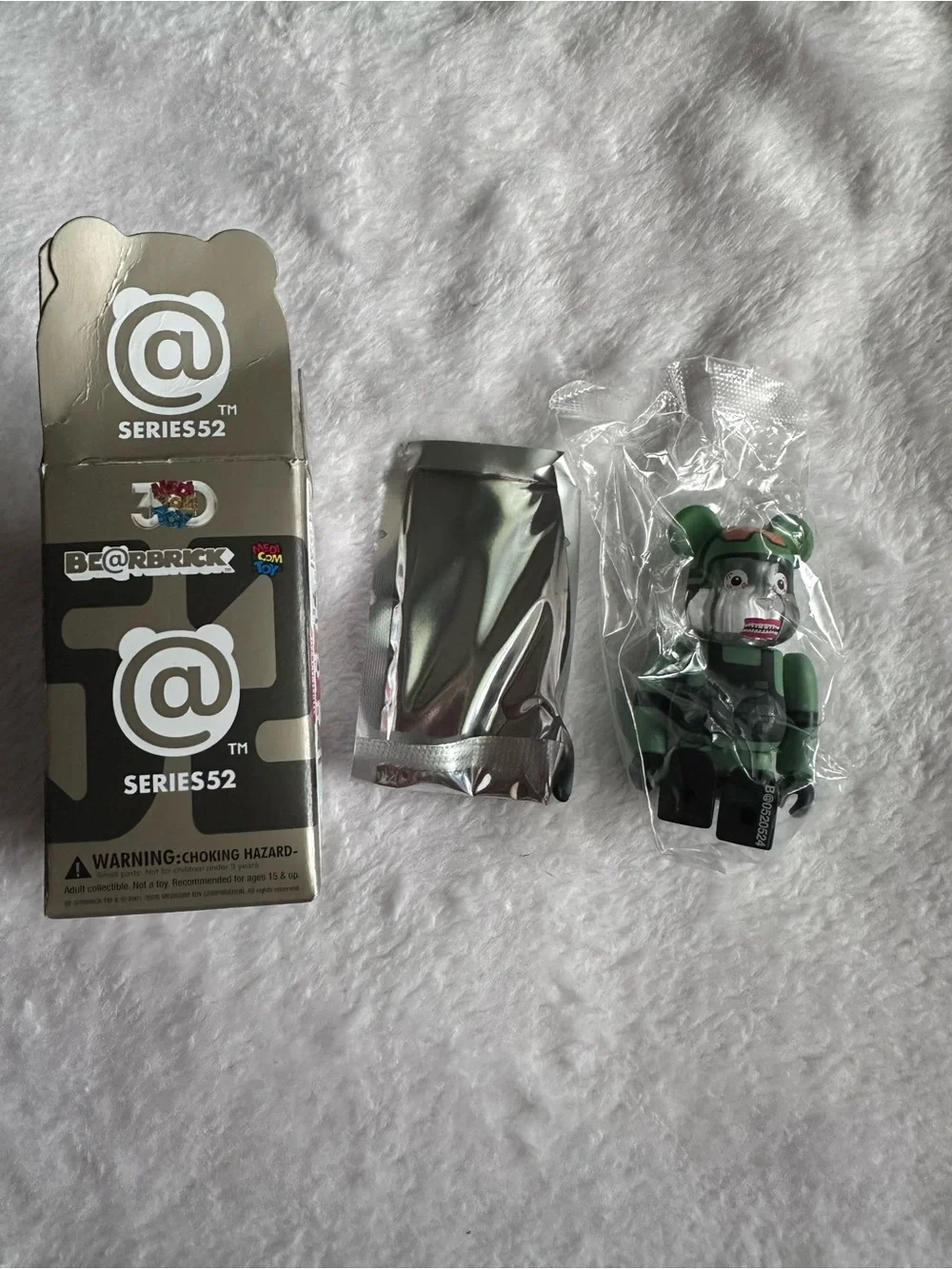 Medicom Toy BE@RBRICK Art Toy Figure Series 52 “bug report”